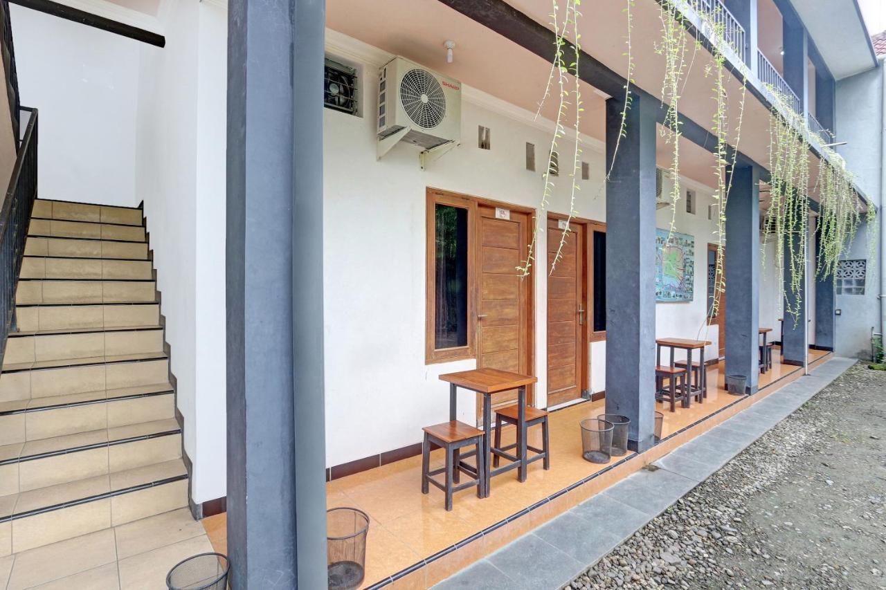Hotel Wisma Ck Kebumen エクステリア 写真