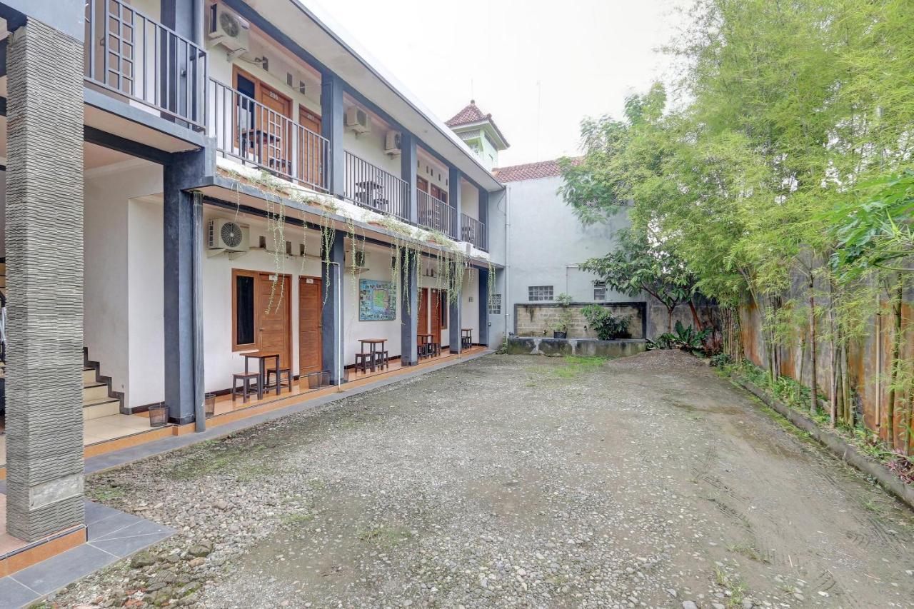 Hotel Wisma Ck Kebumen エクステリア 写真